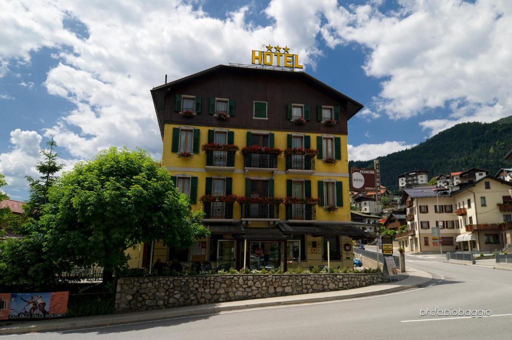 Hotel Ferrovia Calalzo di Cadore ภายนอก รูปภาพ